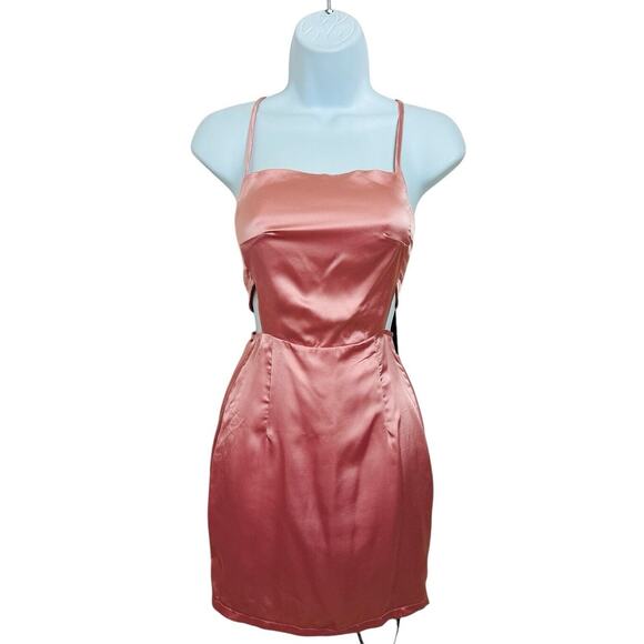 Pretty Little Thing Rose Satin Cut Out Side Bodycon Dress Sz 0 Light Pink New - Picture 9 of 9